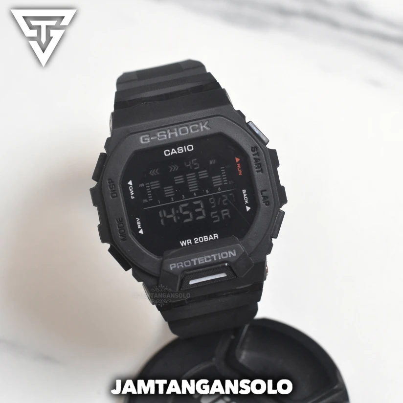Hitam